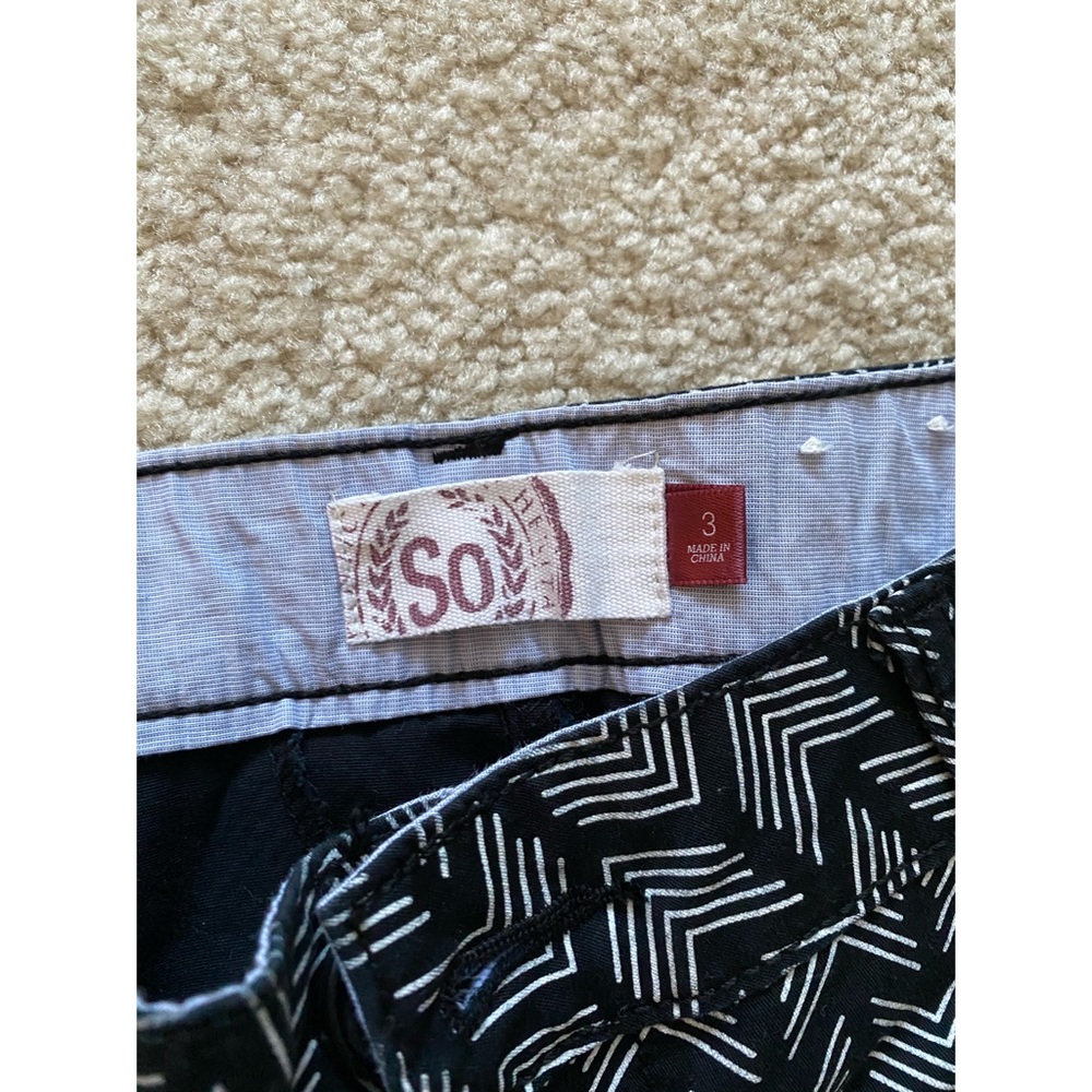 Shorts - Picture 2 of 3